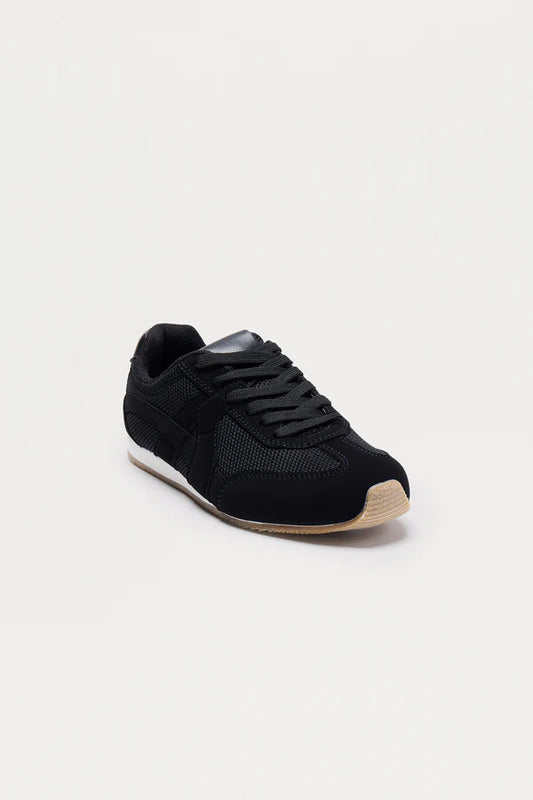 Midnight Motion Low-Top Sneakers – Black